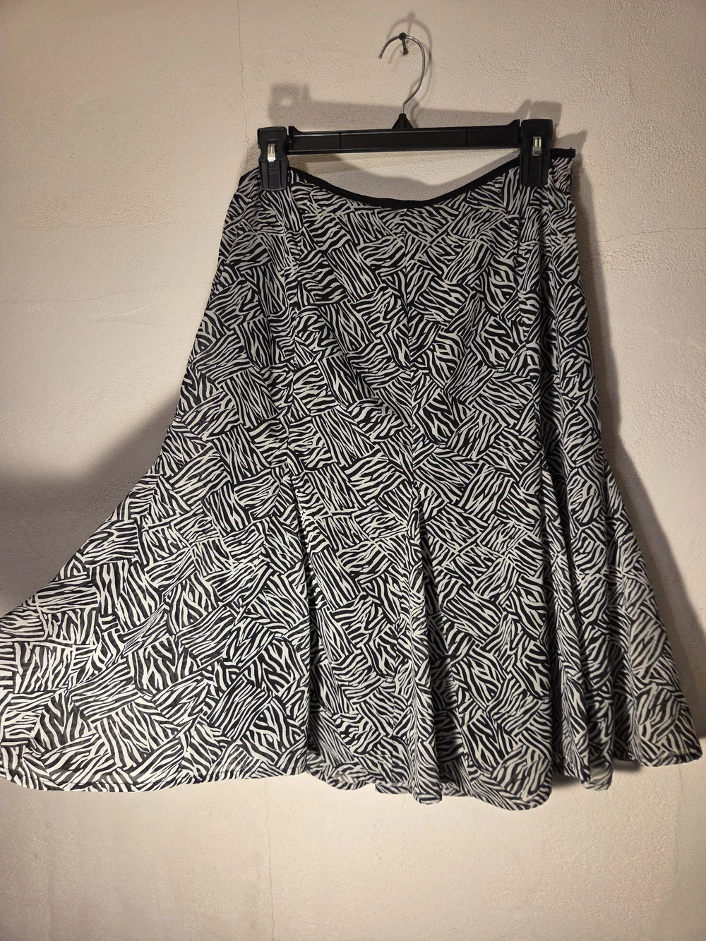 Dana Buchman Women's Size 4 Black White Zebra Print Flare A-Line Skirt